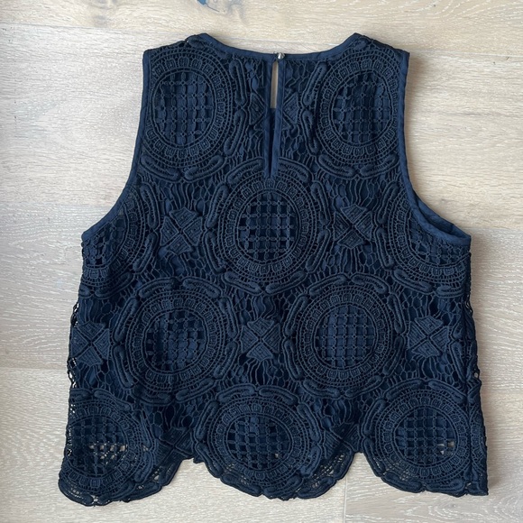 Banana Republic Black Lace Crop Top in Black - Picture 2 of 6